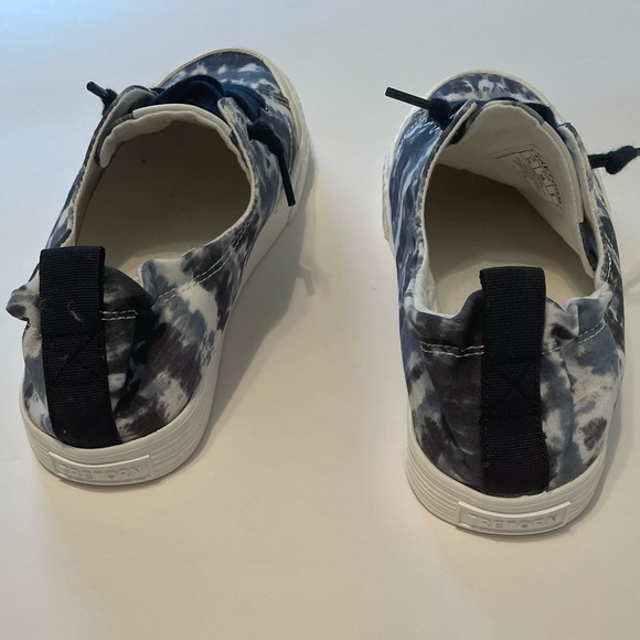 SOLD Tretorn Canvas Kicks NWOT Unworn - Picture 3 of 9